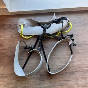 Arc'teryx AR 385-a women’s Climbing Harness in Gray and Yellow